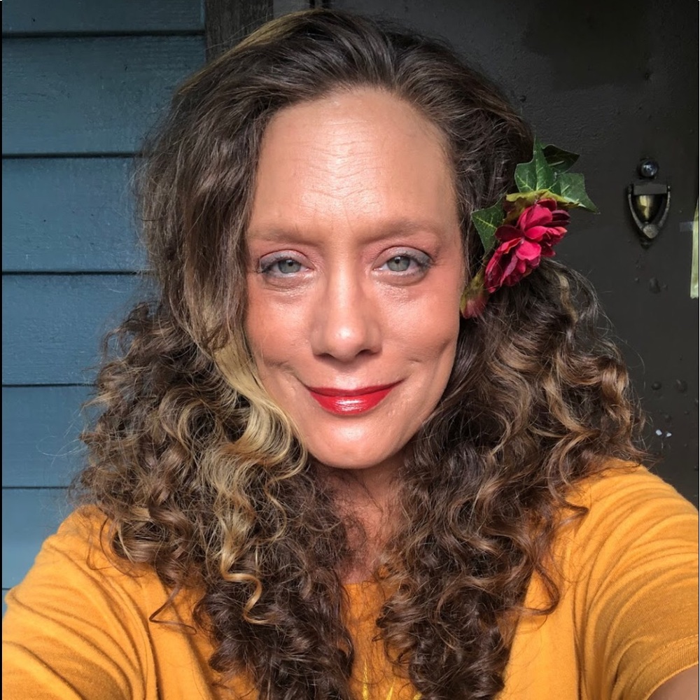 Meet your Posher, Monica